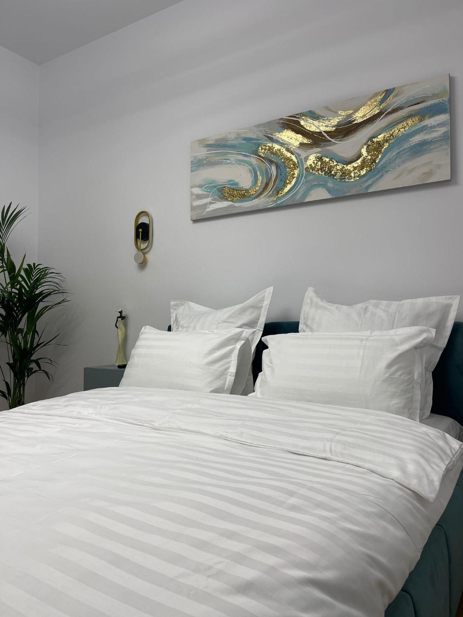 Apartment Style *
